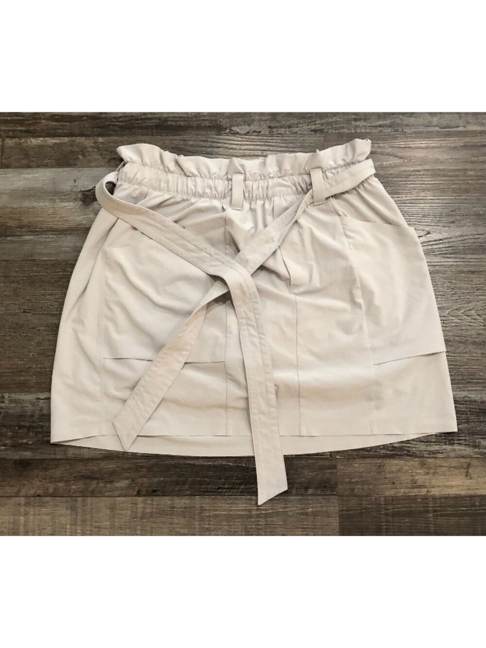 Athleta Skyline Skort Tennis Hiking Belted Pockets Skirt Cream Tan Size 4